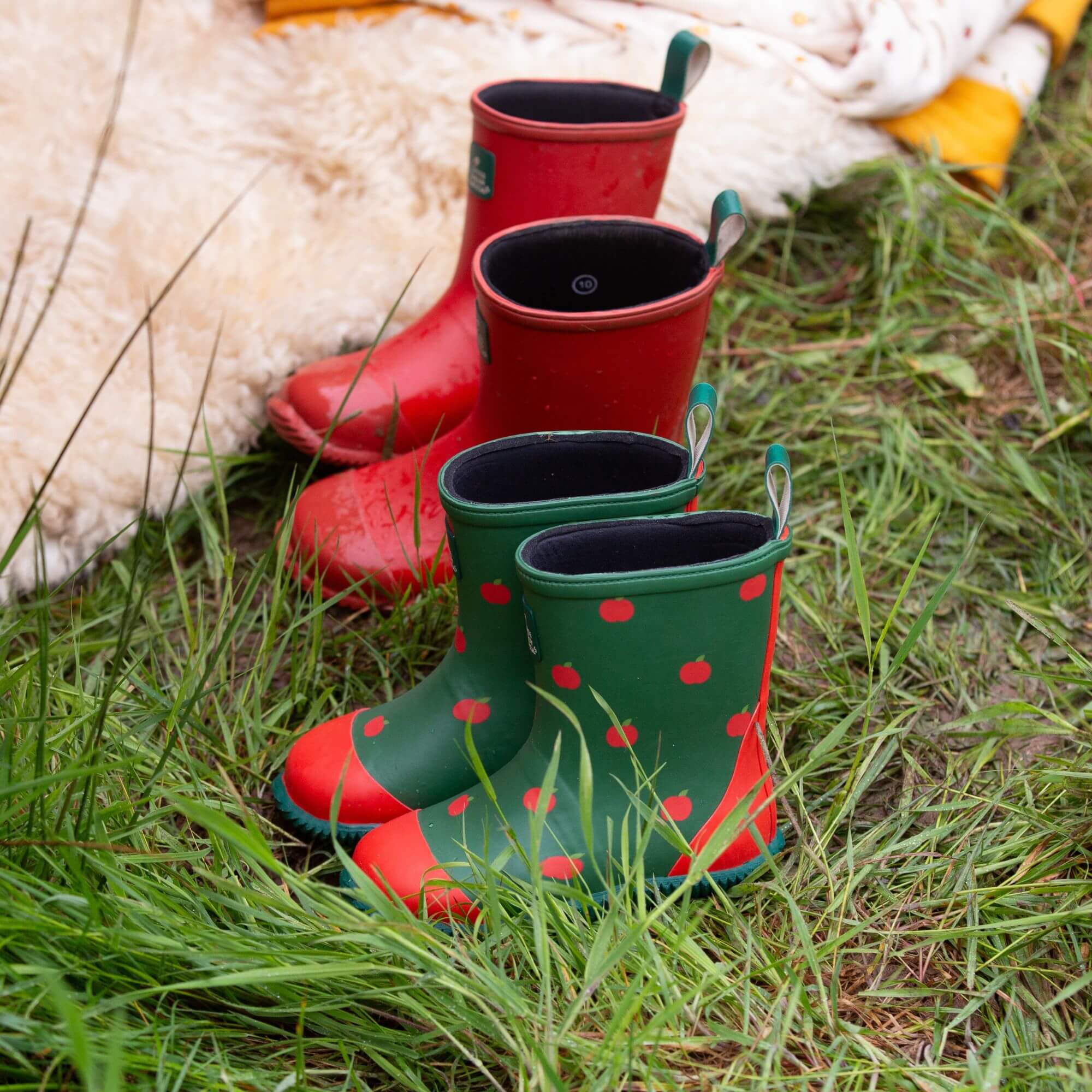 Red Apples Classic Wellington Fair Rubber Natural Waterproof Boots