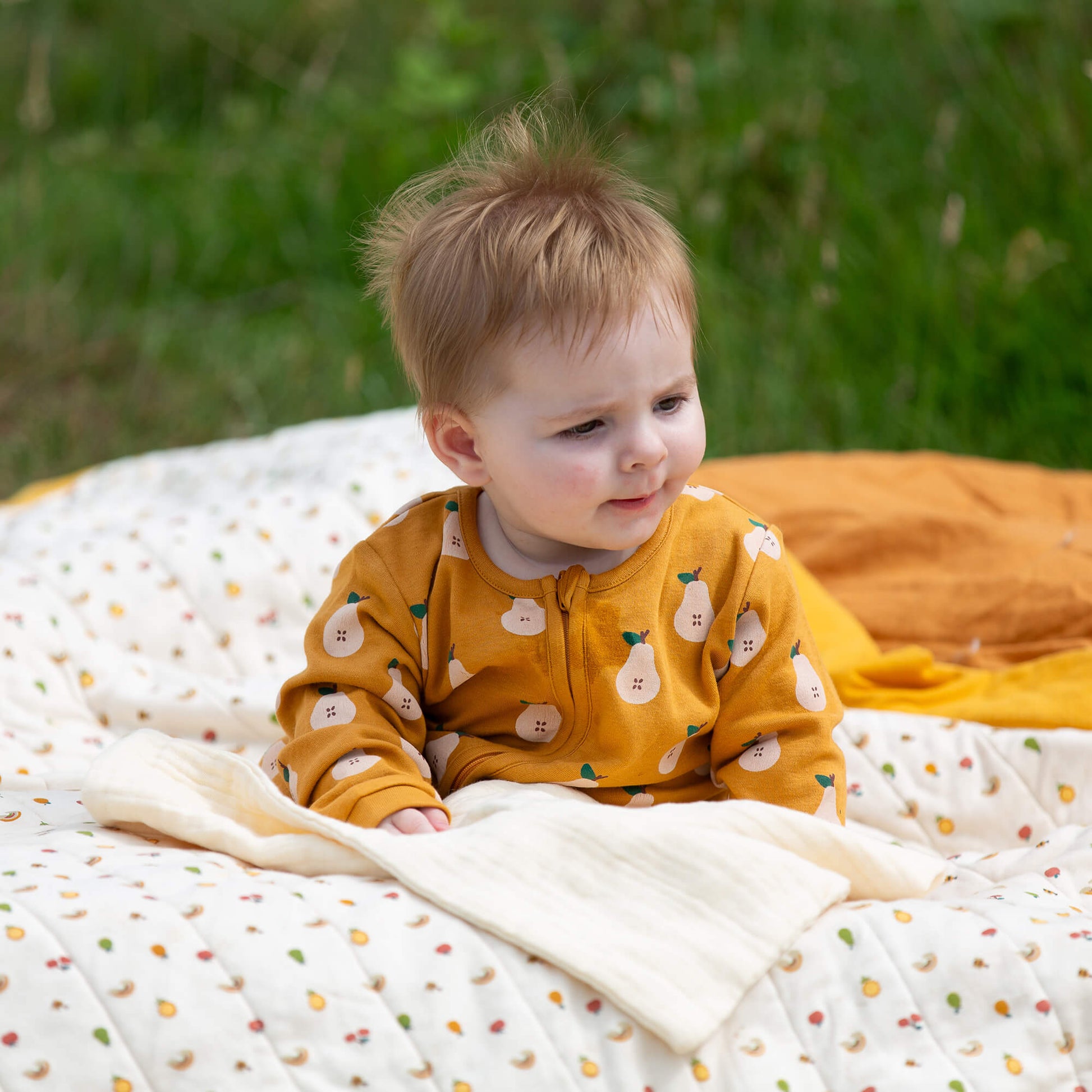 Summer Pears Zip Organic Babygrow Gold / Newborn