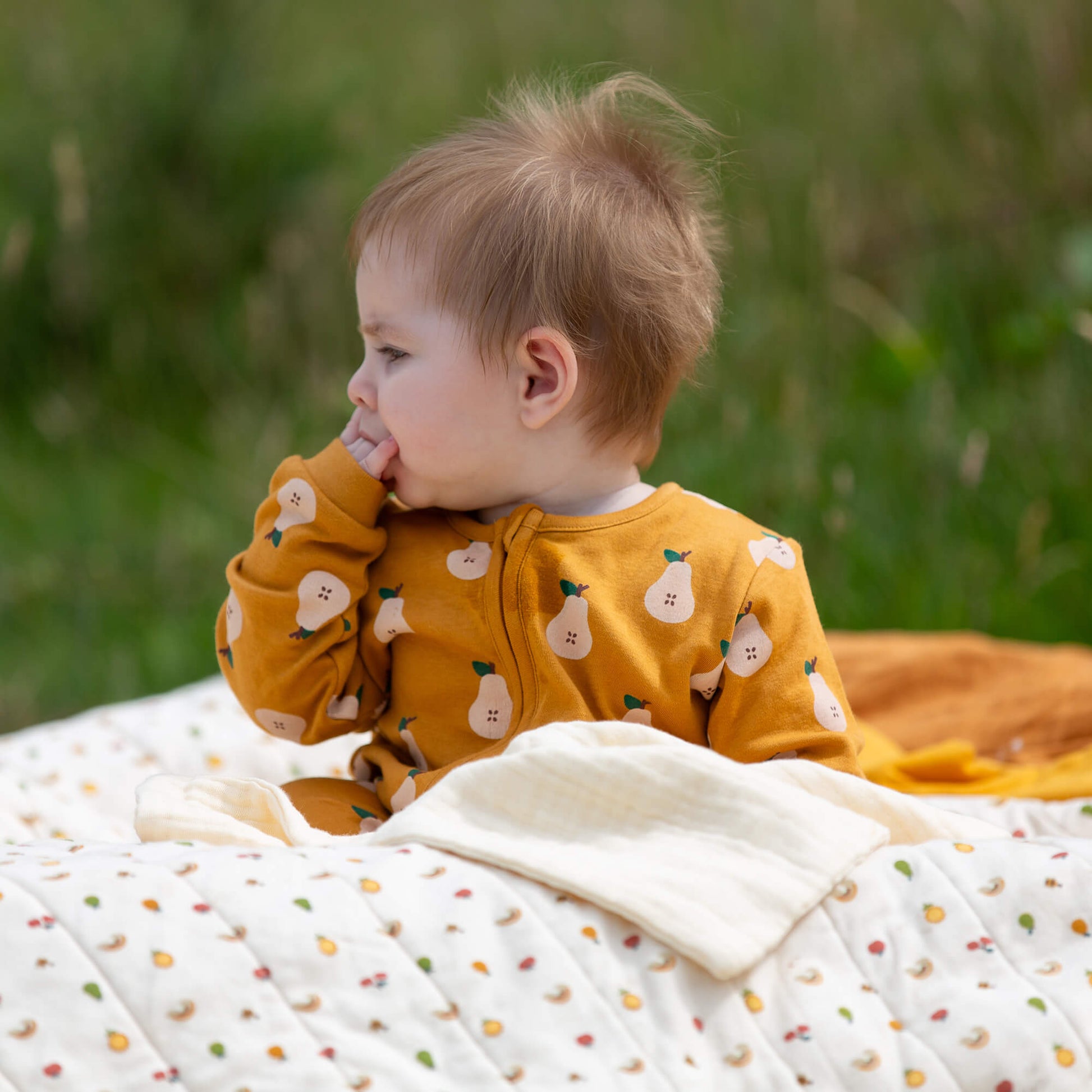 Summer Pears Zip Organic Babygrow Gold / Newborn