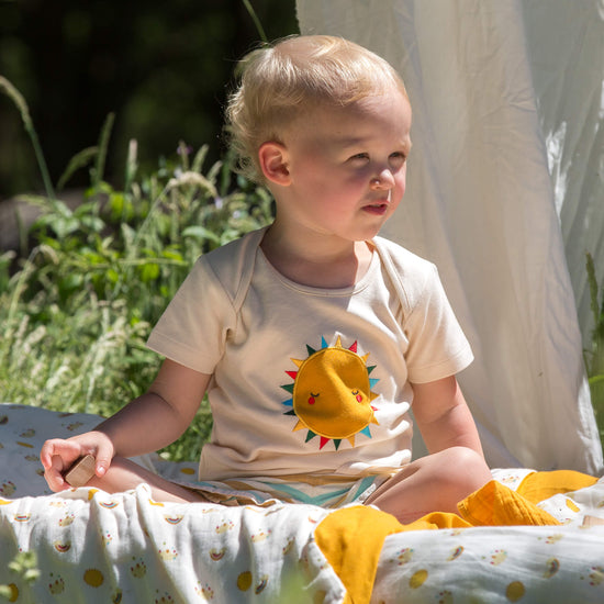 Little-Green-Radicals-Cream-Organic-Short-Sleeve-T-Shirt-With-Sun-Print-Kid