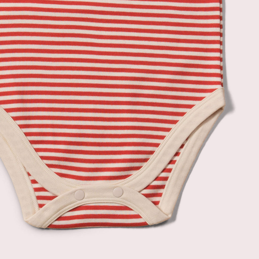 Little-Green-Radicals-Red-And-Cream-Striped-Green-and_Yellow-Baby-Bodies-Set-Two-Pack-With-Giraffe-Print-Closeup