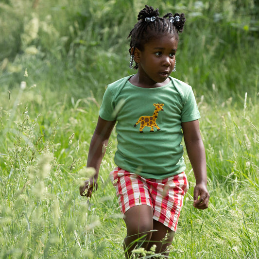 Little-Green-Radicals_GreenOrganic-Short-Sleeve-T-Shirt-With-Giraffe-Print-Kid